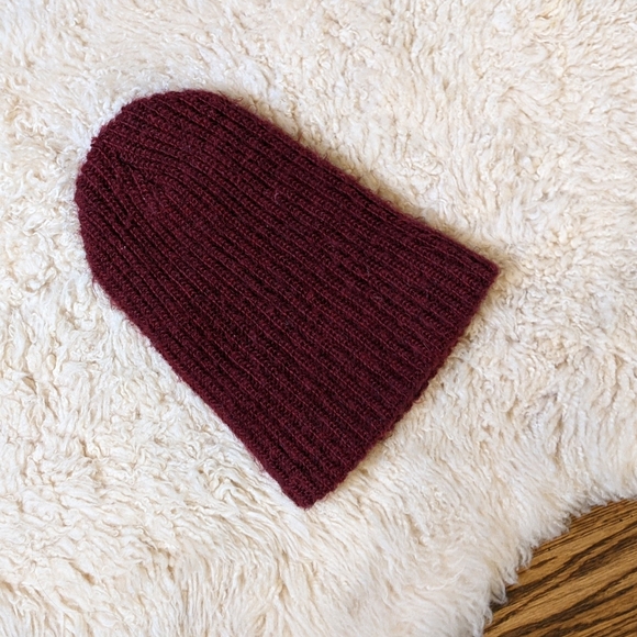 Burgundy Beanie Hat - Picture 1 of 1